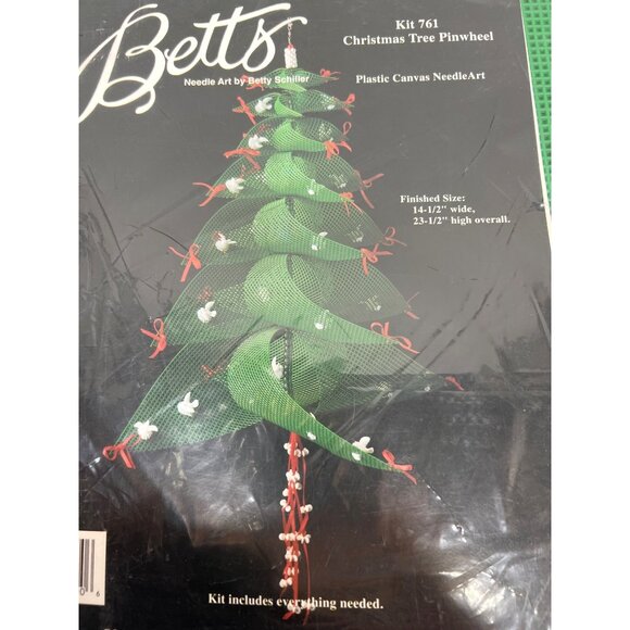 Betts Kit 761 Christmas Tree Pinwheel Plastic Canvas Needle Art Craft Kit - Picture 2 of 4